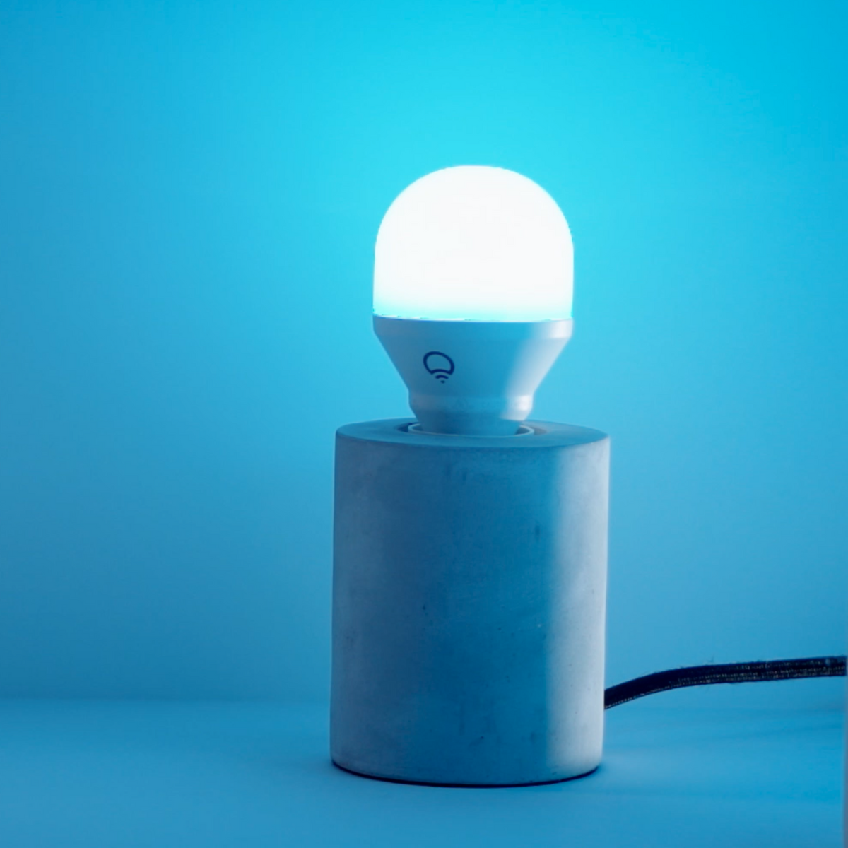 LIFX SuperColor Smart Light 1-Pack - 800 Lumens