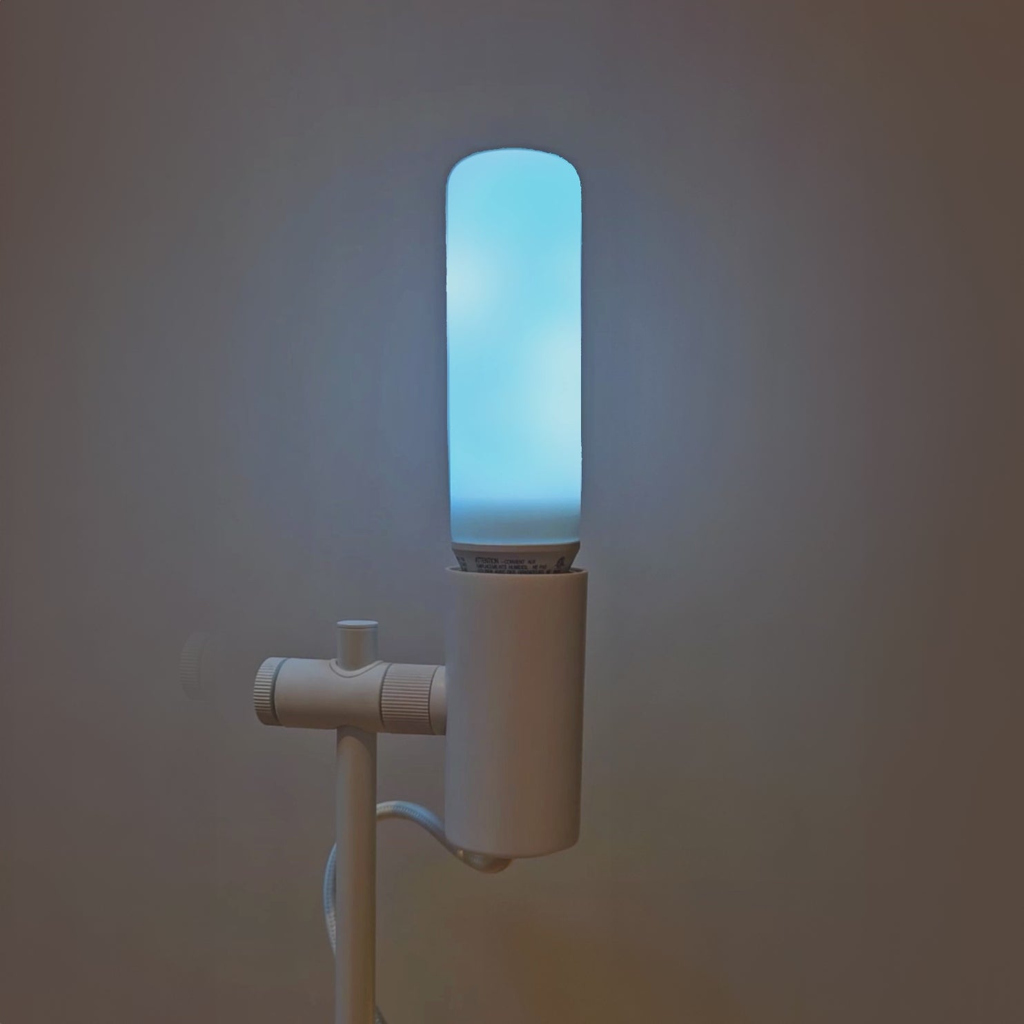 LIFX SuperColor Tube Light E26 Screw - 190 Lumens | LIFX